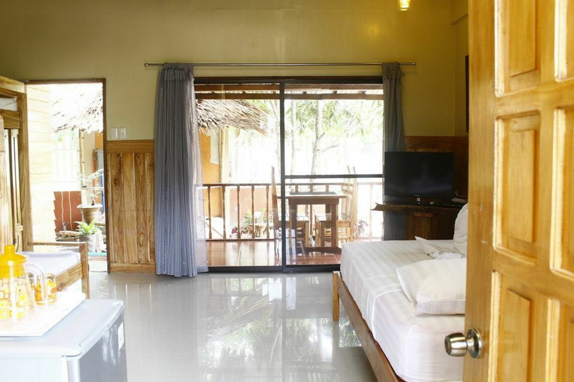 Panglao Claire'S Cabin Bed & Breakfast Exterior photo